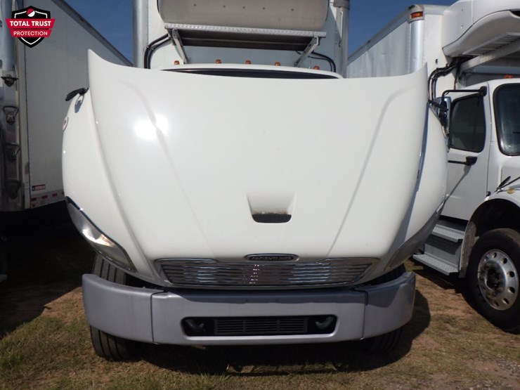 2020-freightliner-m2-106-image-15