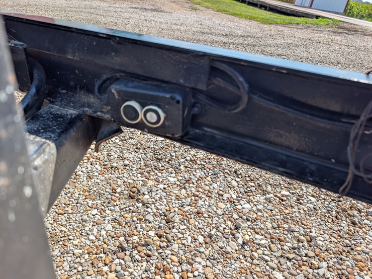 24’-tandem-axle-trailer-image-49