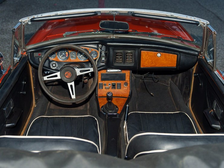 #1069-•-offered-at-no-reserve-|-1973-mg-mgb-mark-lll-convertible-image-82