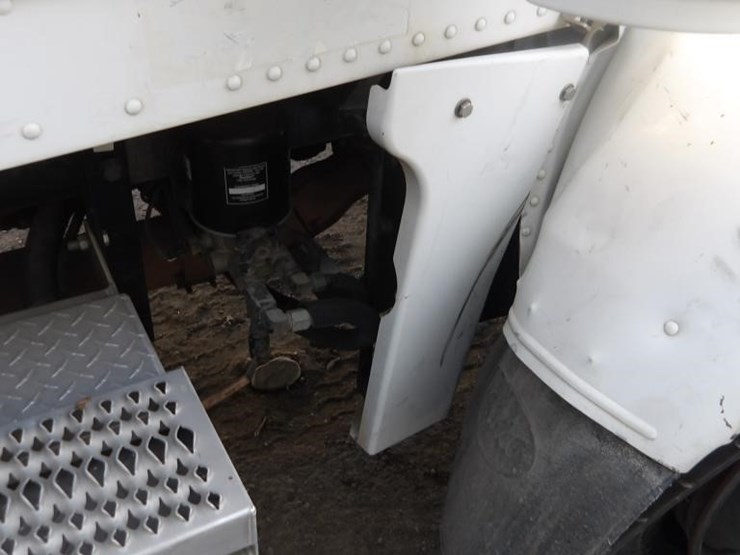 1997-peterbilt-379-image-6