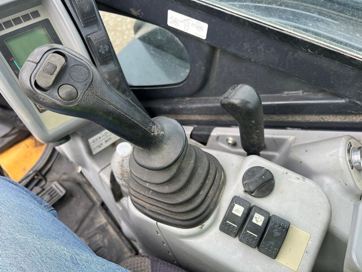 2018-deere-60g-image-17