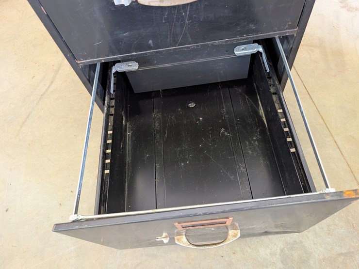 anderson-hickey-co.-2-draw-file-cabinet-image-6
