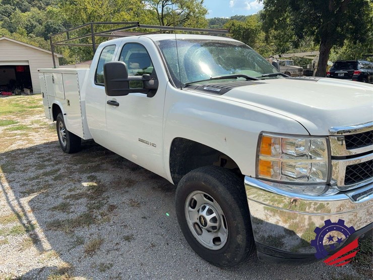 2013-chevrolet-silverado-2500hd-image-16