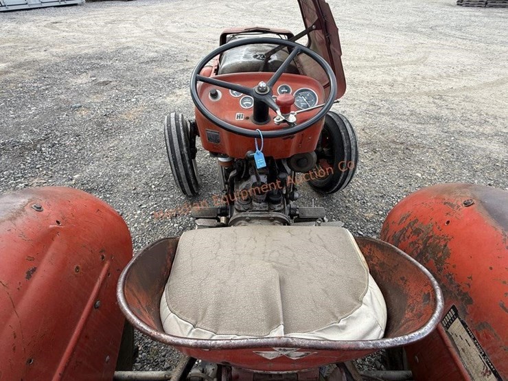 massey-ferguson-135-image-12