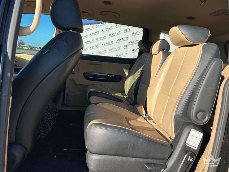2015-kia-sedona-image-20