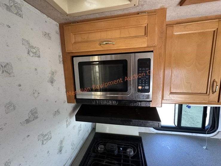 1999-safari-trek-24'-motorhome-image-45