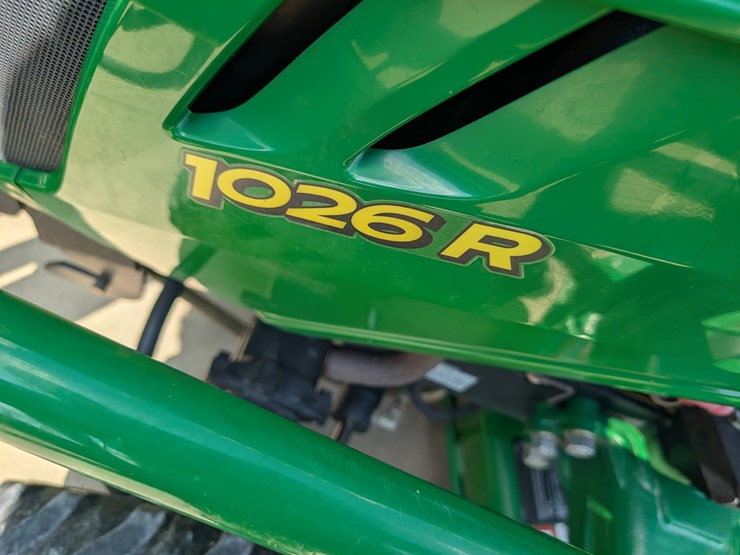 2012-john-deere-1026r-image-18