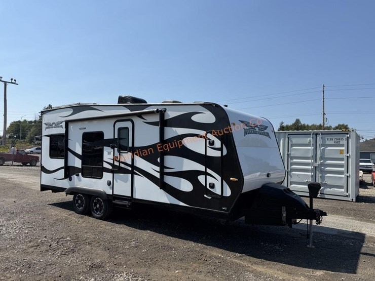 2019-weekend-warrior-toy-hauler-image-1