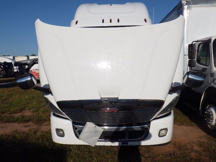 2018-freightliner-cascadia-113-image-25