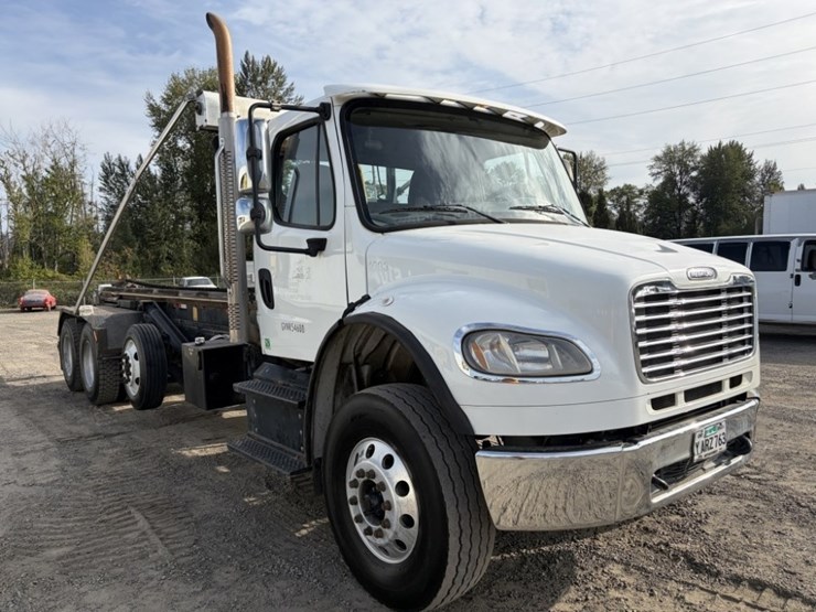 2019-freightliner-m2-t/a-roll-off-truck-image-2
