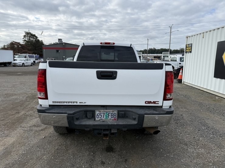 2011-gmc-sierra-2500-image-5