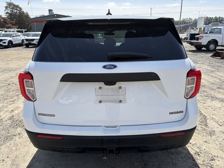 2020-ford-explorer-image-5