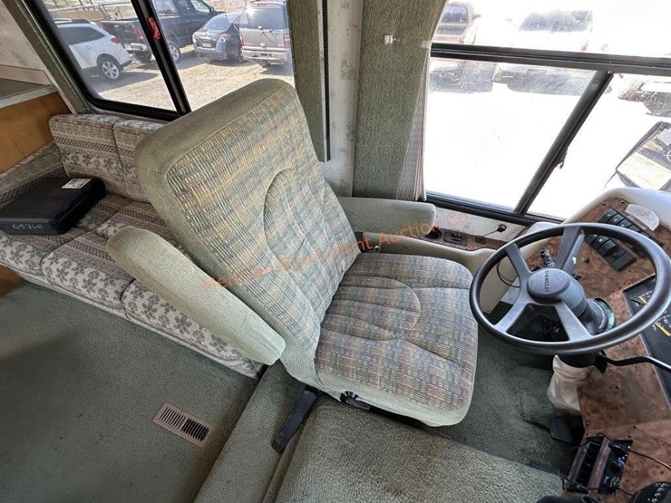 1999-safari-trek-24'-motorhome-image-54