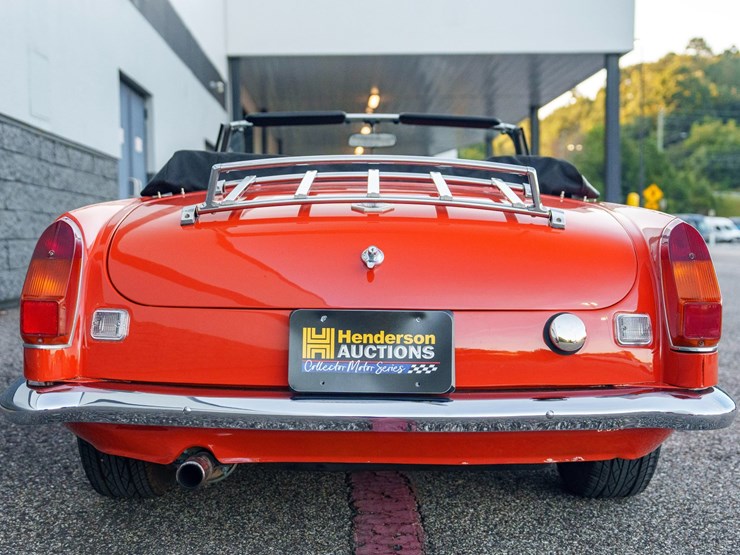 #1069-•-offered-at-no-reserve-|-1973-mg-mgb-mark-lll-convertible-image-8