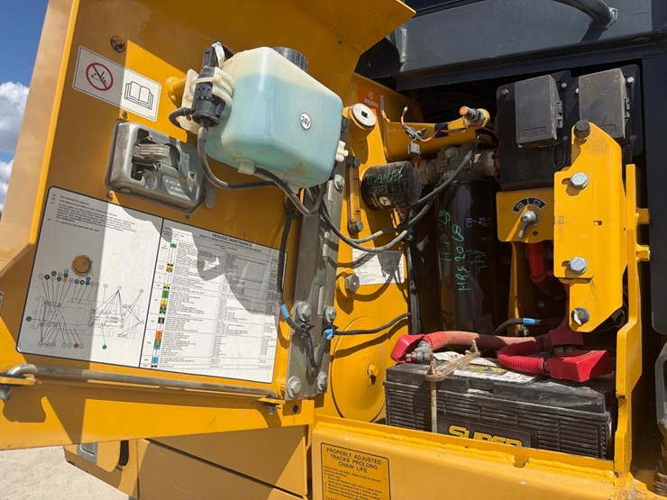 2020-deere-655k-image-22