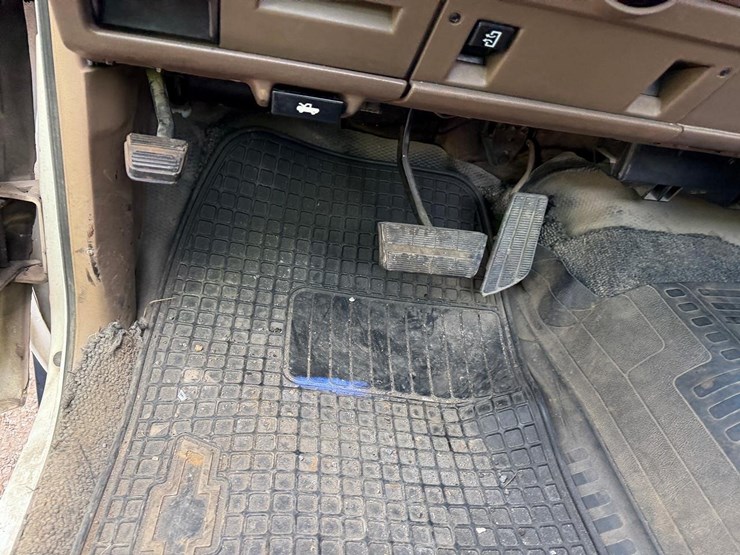 1992-chevrolet-cheyenne-3500-image-27