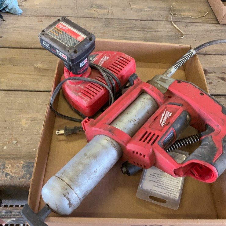 Milwaukee M12 grease gun