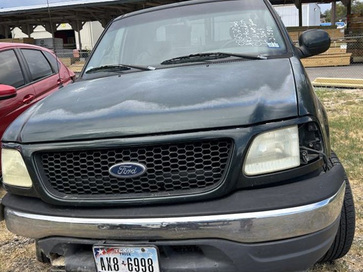 2002-ford-f150-xlt-image-2