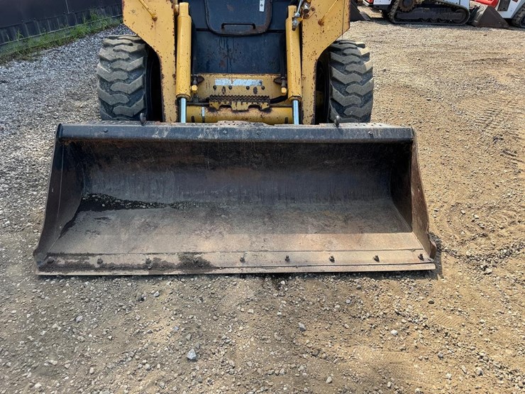 2004-john-deere-280-image-10