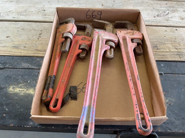 (4)-pipe-wrenches-image-1