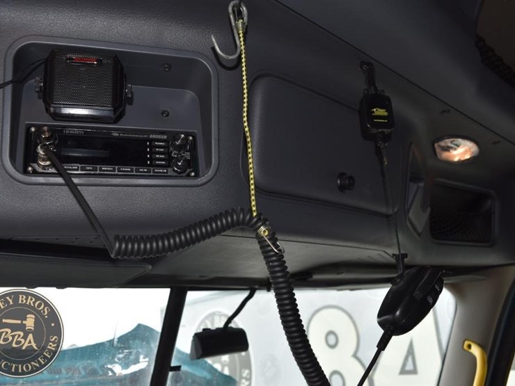 2016-freightliner-cascadia-125-image-48
