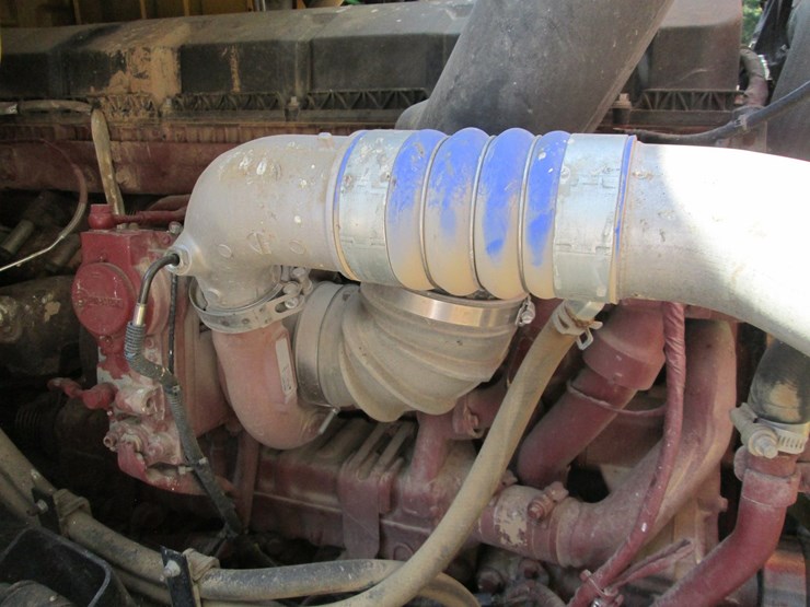 2019-mack-anthem-64t-image-36
