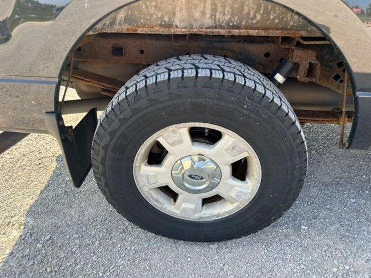 2014-ford-f150-xlt-image-52