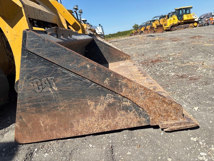 2021-caterpillar-259d3-image-10