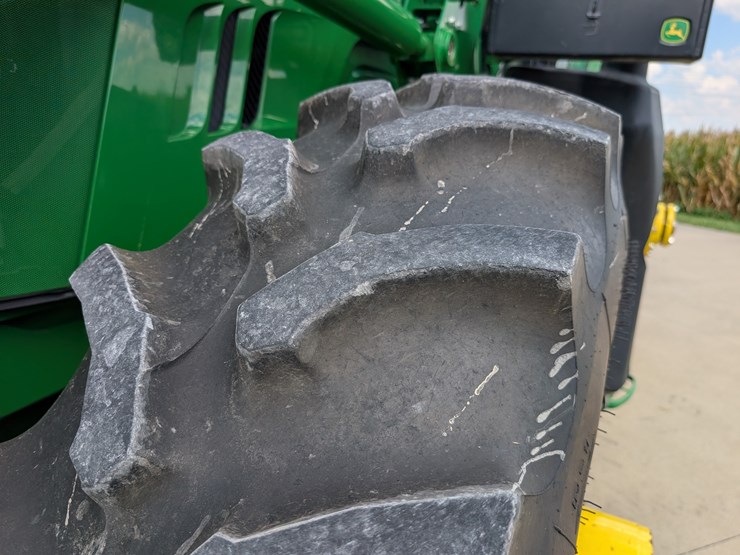 2015-john-deere-6175r-image-17