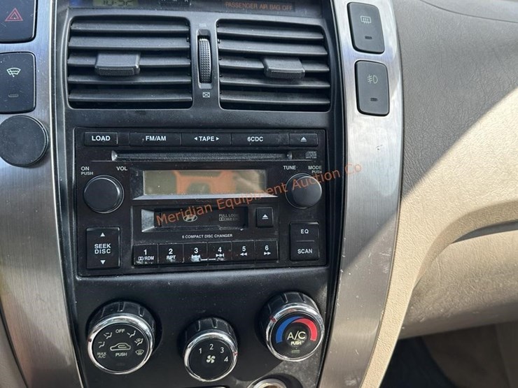 2005-hyundai-tucson-image-26