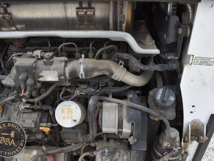 2016-bobcat-t770-image-39