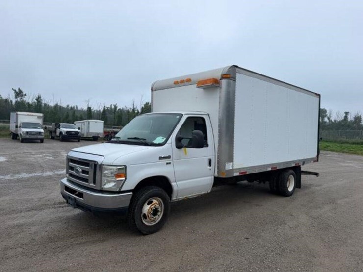2014-ford-e450-image-1