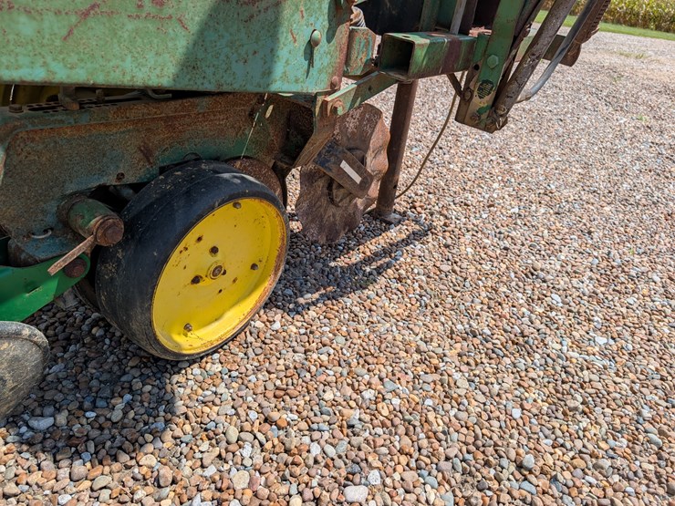 john-deere-7100-image-32