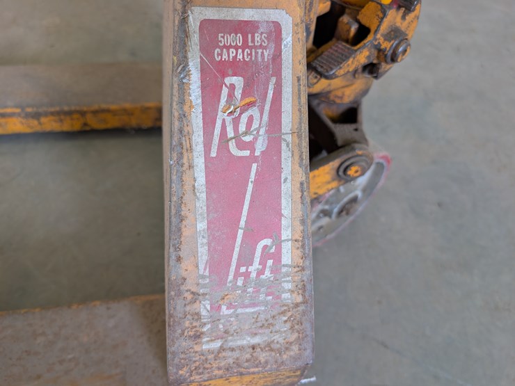 pallet-jack-image-3