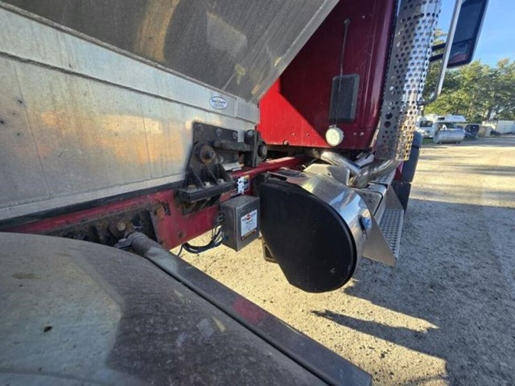 2016-kenworth-t880-image-61