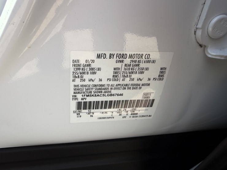 2020-ford-explorer-image-10