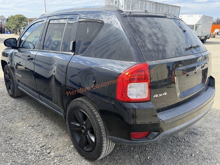 2013-jeep-compass-latitude-image-4