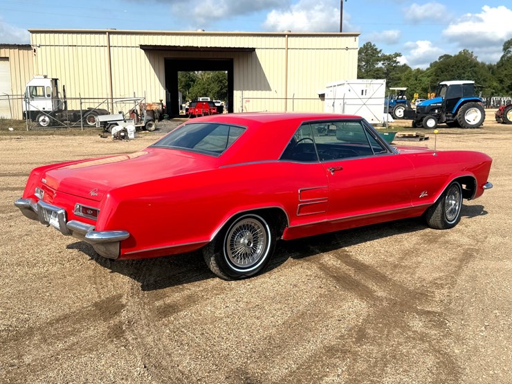 #1020-•-offered-at-no-reserve-|-1964-buick-riviera-image-4