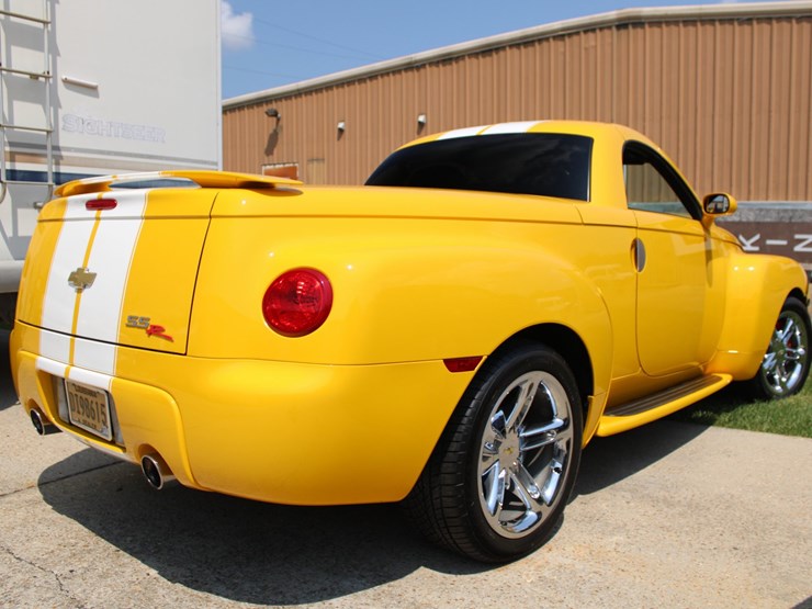 #1024-•-offered-at-no-reserve-|-2005-chevrolet-ssr-–-6.0l-ls2-v8-image-5