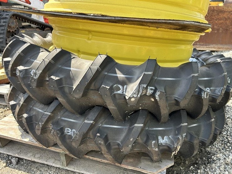 john-deere-11-image-3