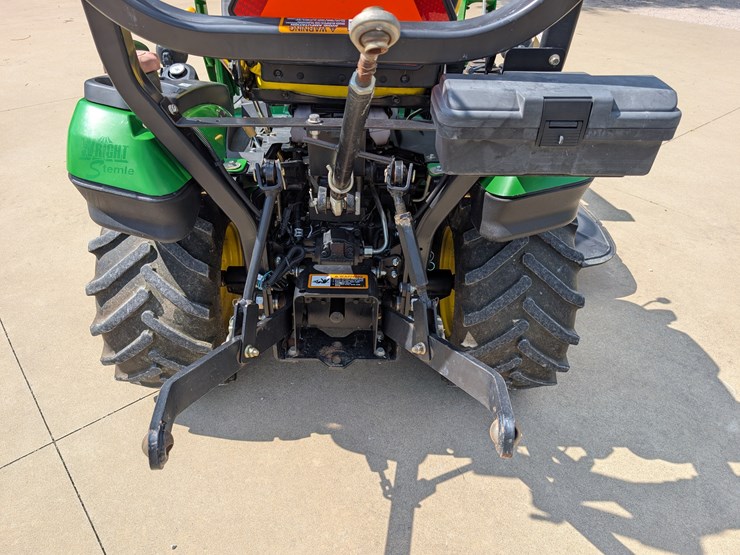 2012-john-deere-1026r-image-38