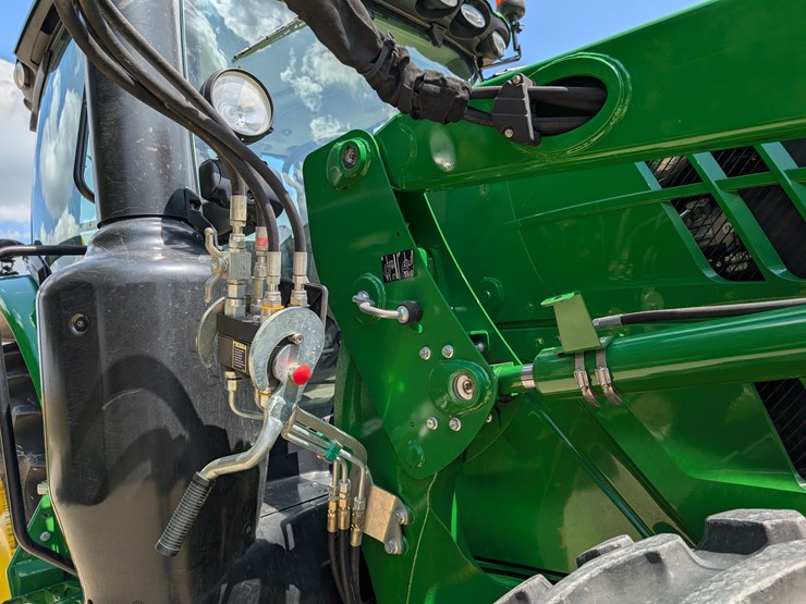 2015-john-deere-6175r-image-53
