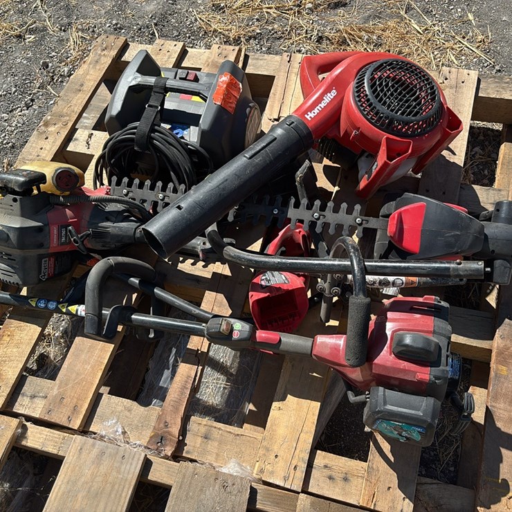 PALLET OF: 1 RYOBI 1600 PSI ELECTRIC PRESSURE WASHER, HOMELITE LEAF BLOWER GAS, TORO WEEDEATER, TROY BUILT TB42505 WEEDEATER, CRAFTSMAN ELECTRIC SHRUB TRIMMER, (2) 2 WEEDEATERS. SUPPORT EQUIPMENT
