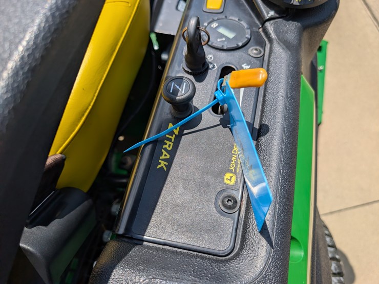 2019-john-deere-z915e-image-33