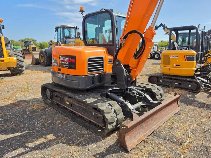 2023-doosan-dx85r-3-image-4