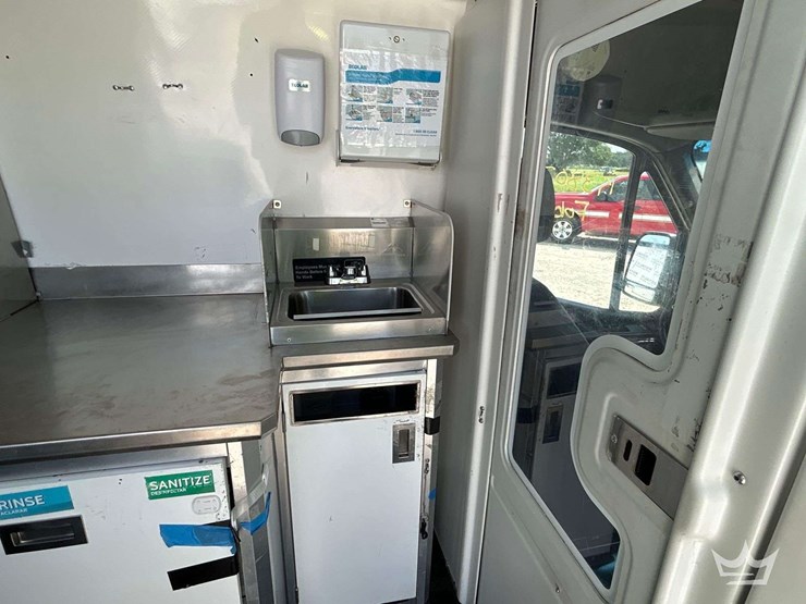 2021-mercedes-benz-sprinter-4500-image-35