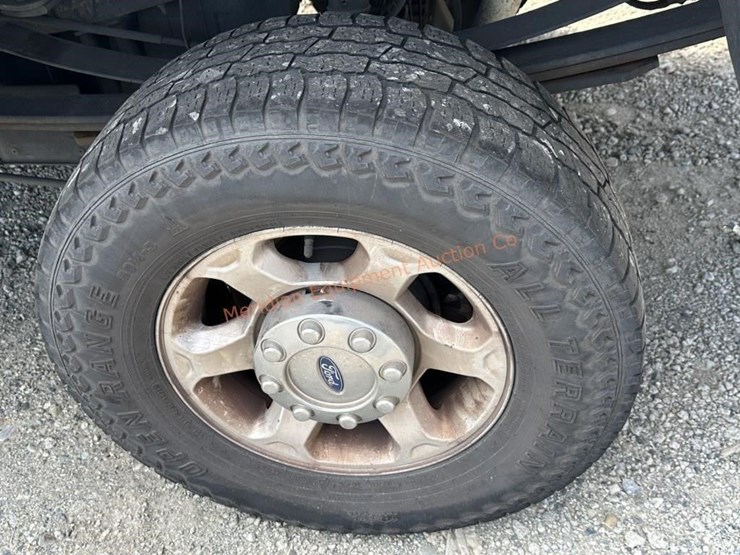 2016-ford-f350-xlt-image-14
