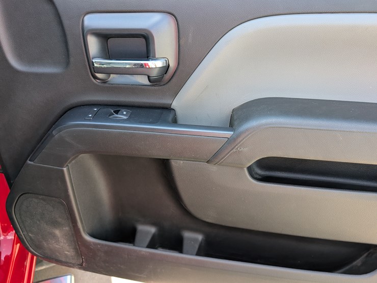 2018-chevrolet-2500hd-image-102