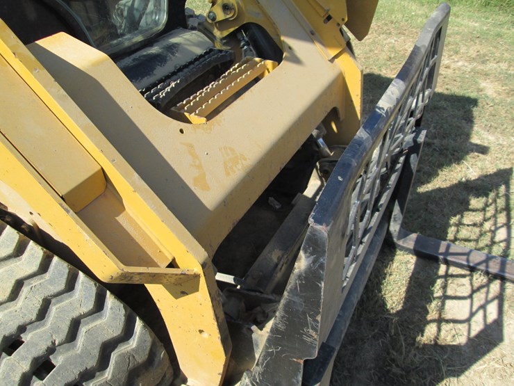 2018-caterpillar-299d2-xhp-image-18