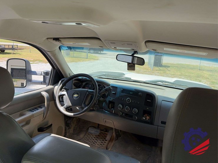 2013-chevrolet-silverado-2500hd-image-61
